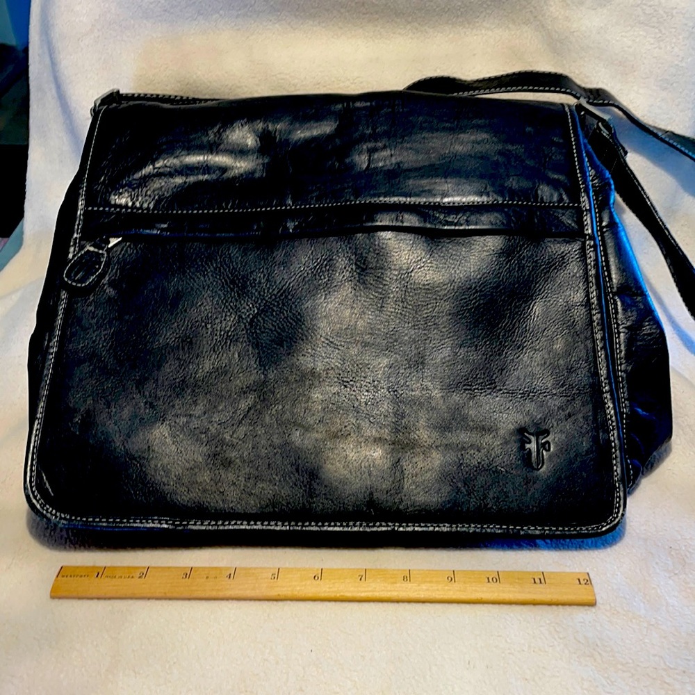 Black leather Frye envelope close cross body bag